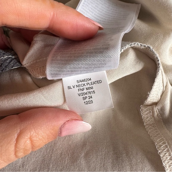 BANANA REPUBLIC Cici Poplin Mini Dress Pleated V Neck - Picture 11 of 12